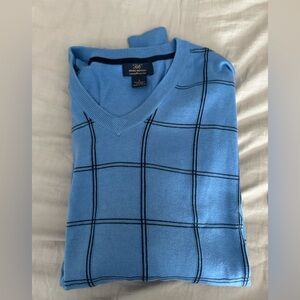 Brooks Brothers men’s size L v neck sweater